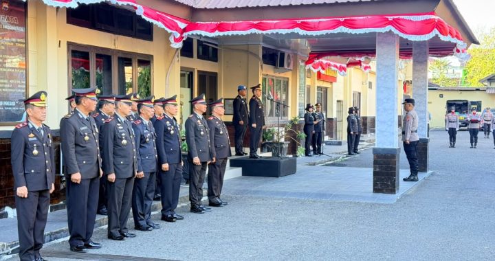 Upacara HUT ke-81 RI di halaman Mapolres Parepare dipimpin Kompol Saharuddin