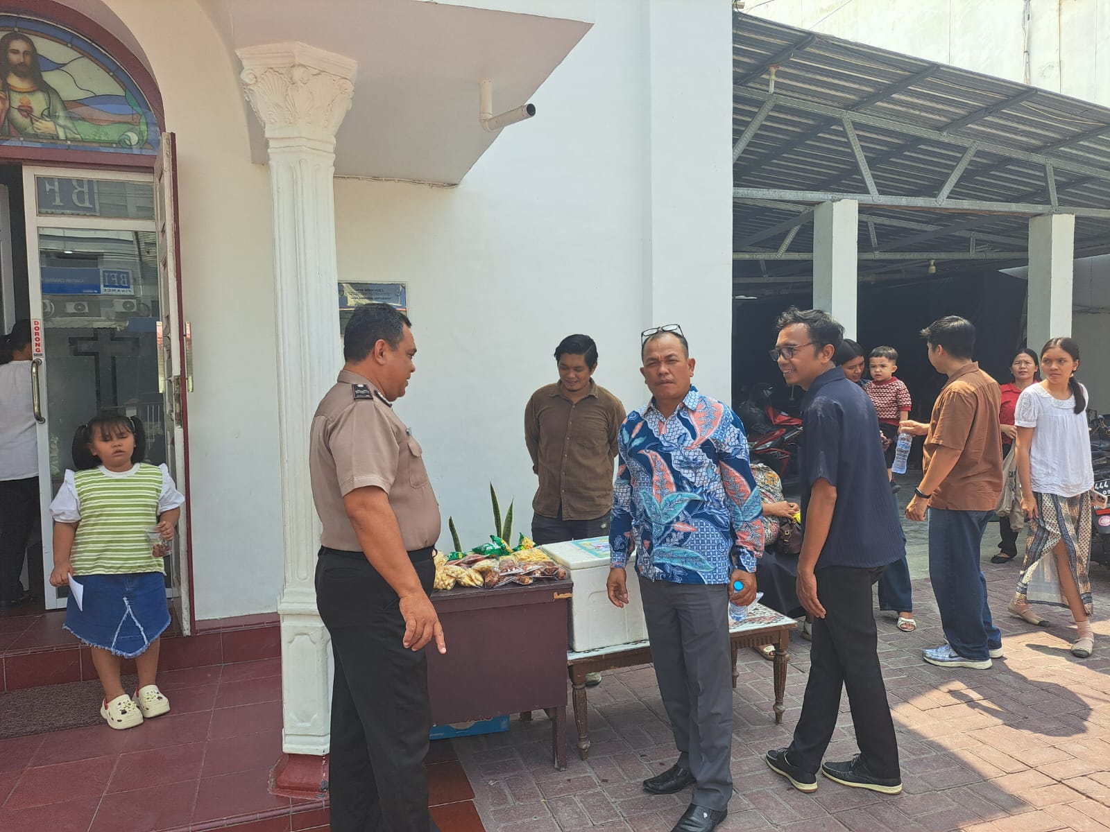 Polisi Bersama Masyarakat Jadi Arah Minggu Kasih Polres Parepare di Empat Gereja