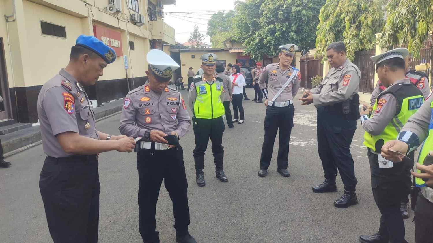 Sebelum Turun ke Jalan, Begini Persiapan Personel Polres Parepare